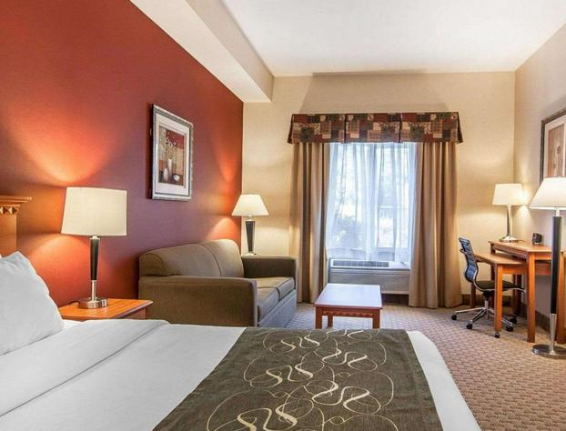 Comfort Suites Redmond Airport hotel detail image 3