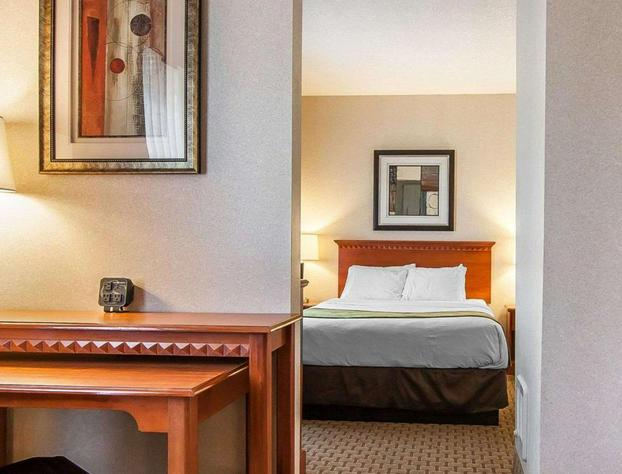 Comfort Suites Redmond Airport hotel detail image 4