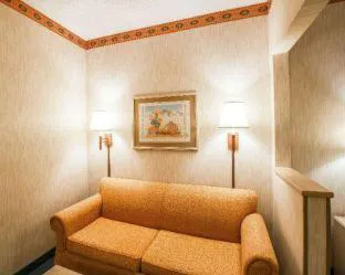 Comfort Suites Peoria Sports Complex hotel detail image 2