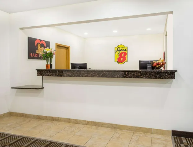 Super 8 by Wyndham Cedar Falls IA - University hotel detail image 1