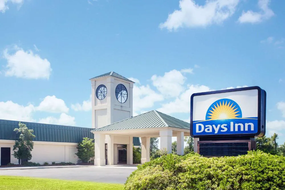 Days Inn by Wyndham Metter hotel hero