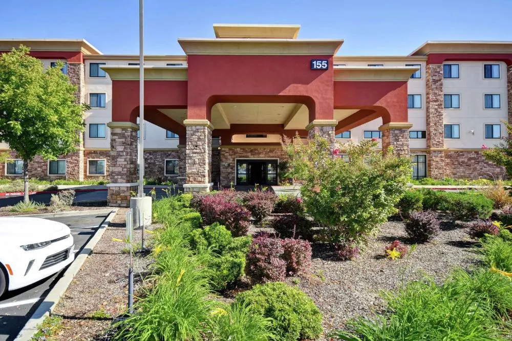 Hampton Inn & Suites Folsom hotel hero