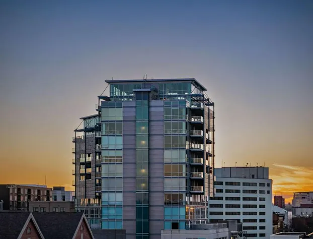 hotelVetro Iowa City, Tapestry Collection by Hilton hotel detail image 1