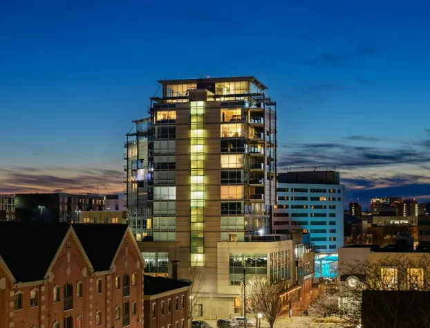 hotelVetro Iowa City, Tapestry Collection by Hilton hotel detail image 2