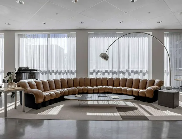 Hotelvetro Iowa City Tapestry Collection By Hilton hotel detail image 4