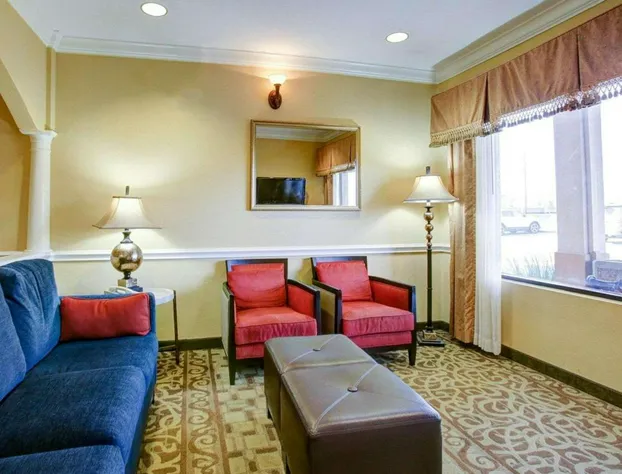 Comfort Suites Brenham hotel detail image 2