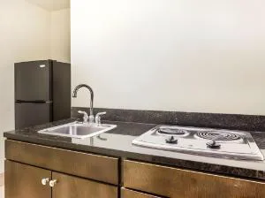 Comfort Suites Clinton near Presbyterian College hotel detail image 3