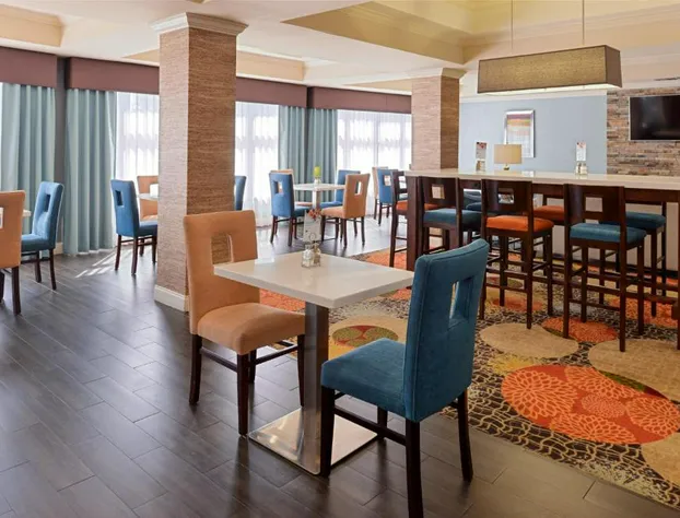 La Quinta Inn & Suites by Wyndham Bessemer hotel detail image 1