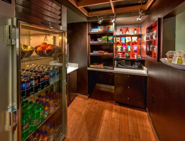 Courtyard by Marriott Alexandria hotel detail image 1