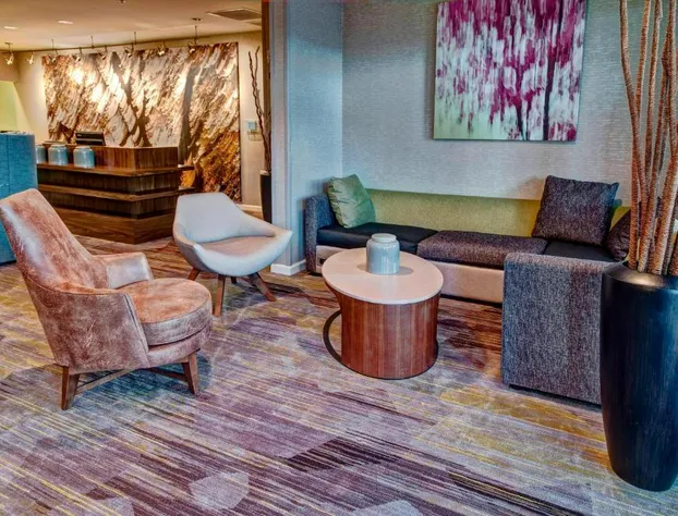 Courtyard by Marriott Alexandria hotel detail image 3