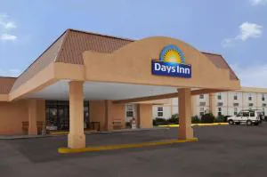 Days Inn by Wyndham Conneaut hotel detail image 1