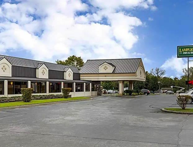 Lamplighter Inn and Suites hotel detail image 1