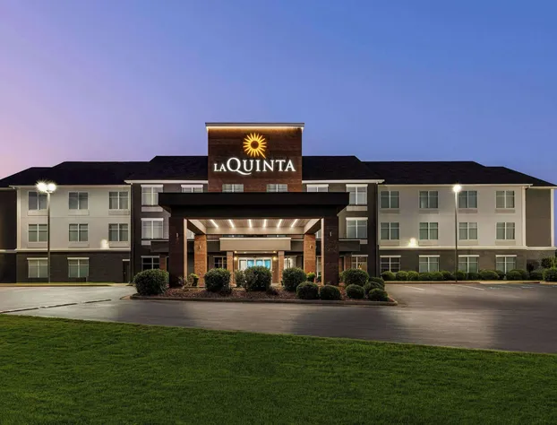 La Quinta Inn & Suites by Wyndham Oxford - Anniston hotel detail image 2