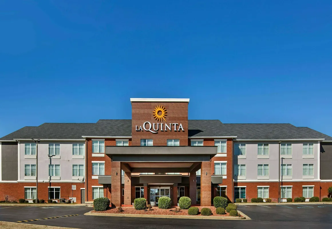 La Quinta Inn & Suites by Wyndham Oxford - Anniston hotel hero