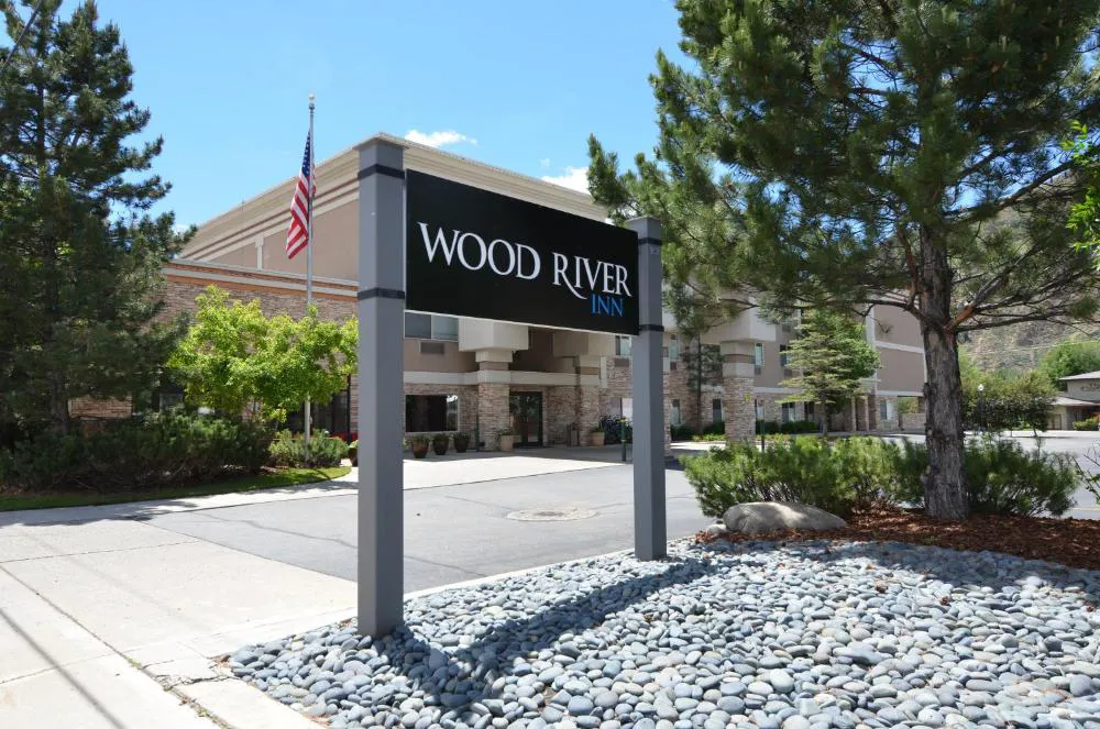 Wood River Inn & Suites hotel hero