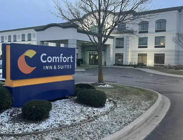 Comfort Inn & Suites Grand Blanc/Flint hotel detail image 1