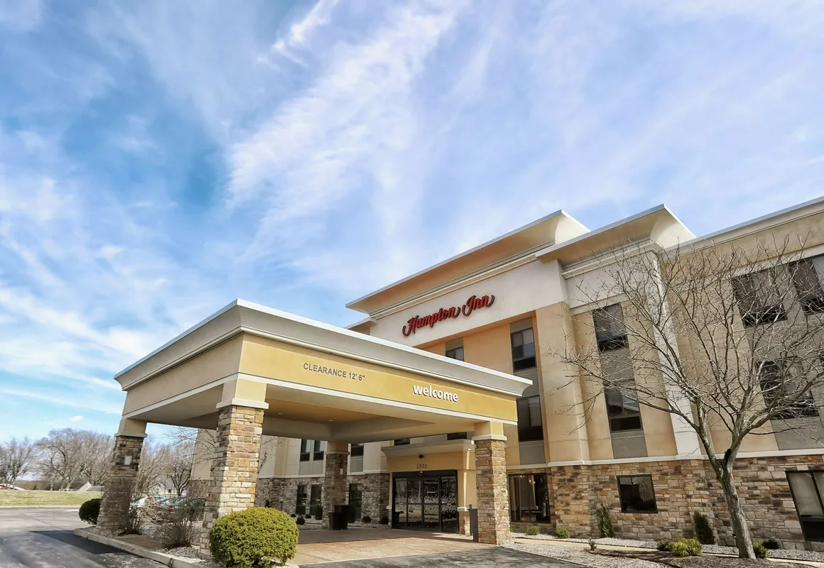 Hampton Inn Marion hotel hero