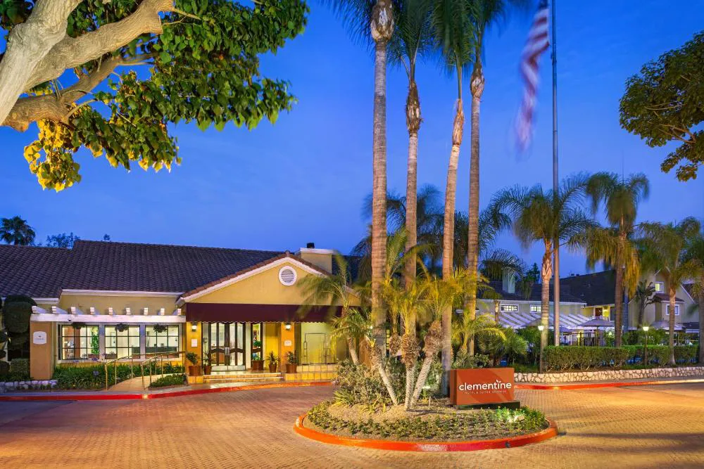 Clementine Hotel & Suites Anaheim hotel hero