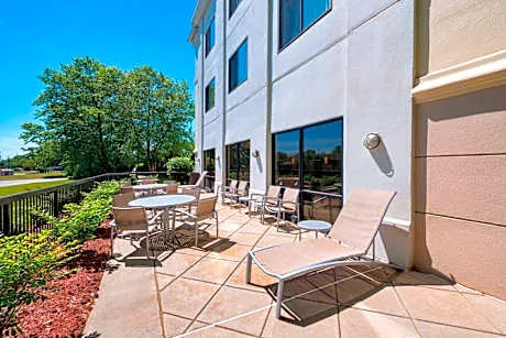 SpringHill Suites by Marriott Mishawaka-University Area hotel detail image 2