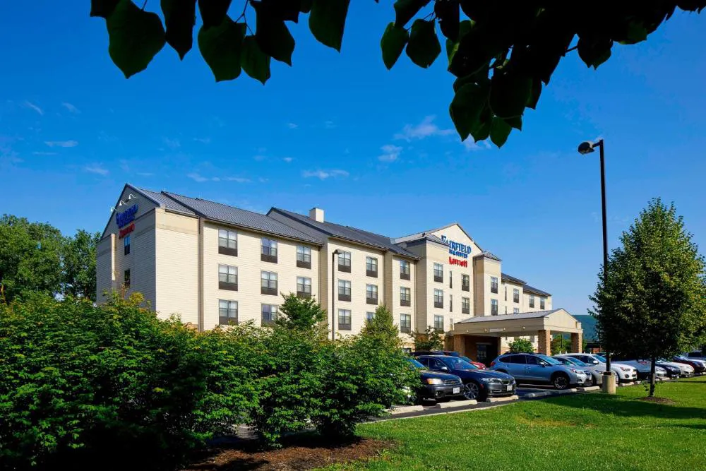 Fairfield Inn & Suites by Marriott Cumberland hotel hero
