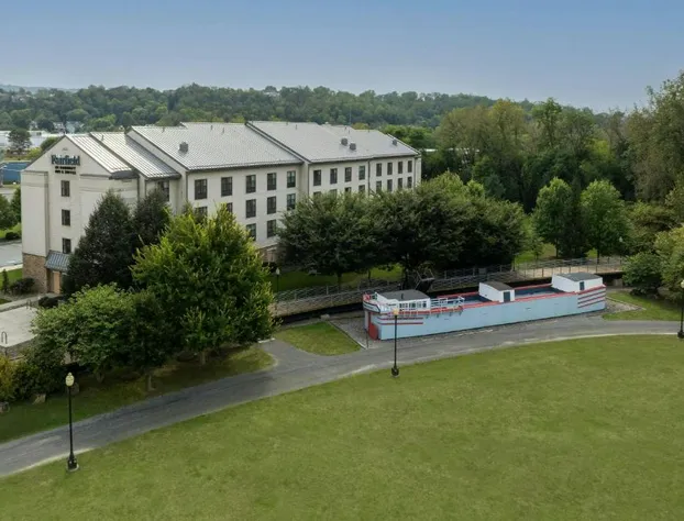 Fairfield Inn & Suites by Marriott Cumberland hotel detail image 1