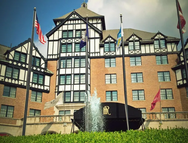 Hotel Roanoke & Conference Ctr, Curio Collection by Hilton hotel detail image 4