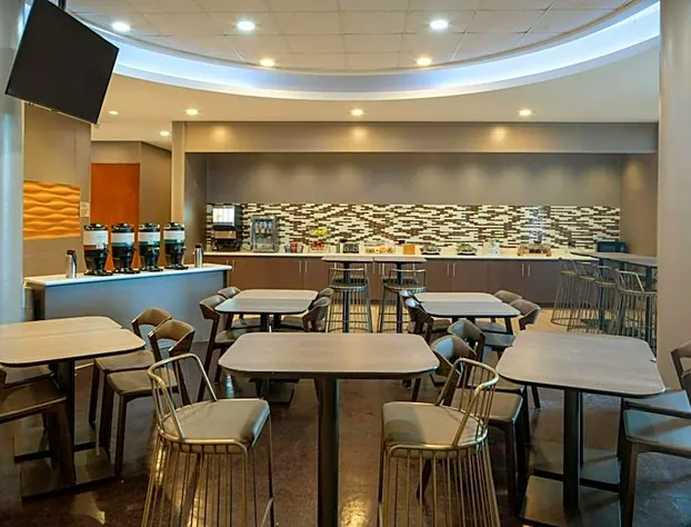 SpringHill Suites by Marriott Lake Charles hotel detail image 4