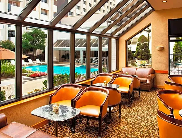 Sheraton Greensboro at Four Seasons hotel detail image 4