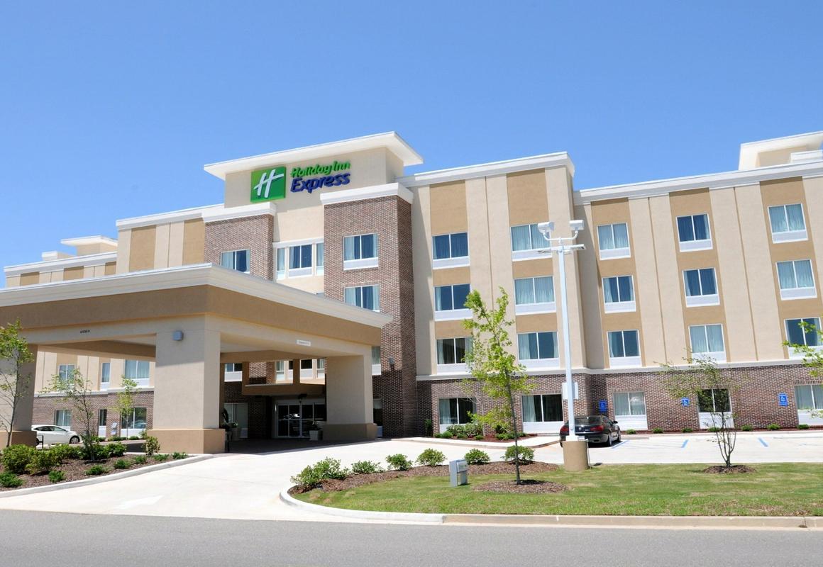 Holiday Inn Express Covington-Madisonville by IHG hotel hero