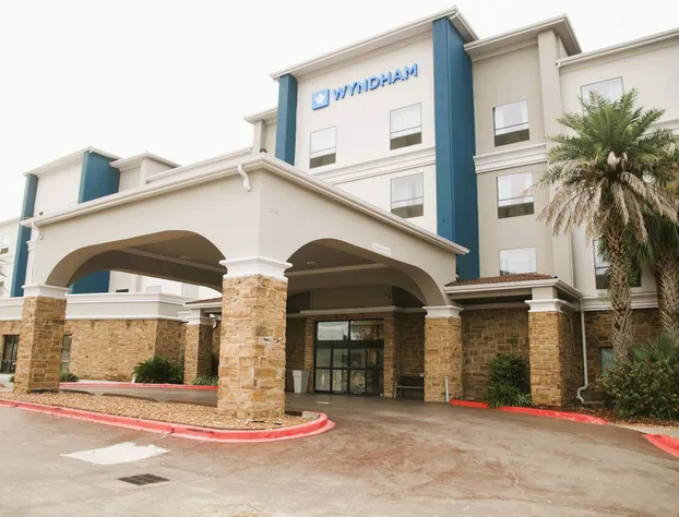 Wyndham Lake Charles Casino Area hotel detail image 1