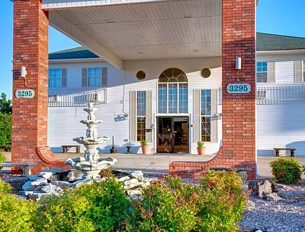 Howard Johnson by Wyndham Branson Theatre District hotel detail image 1