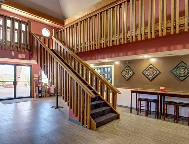 Howard Johnson by Wyndham Branson Theatre District hotel detail image 4