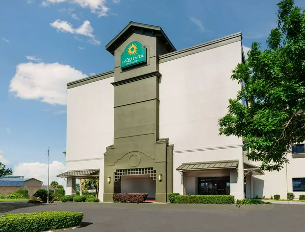 La Quinta Inn & Suites by Wyndham New Orleans Airport hotel detail image 1