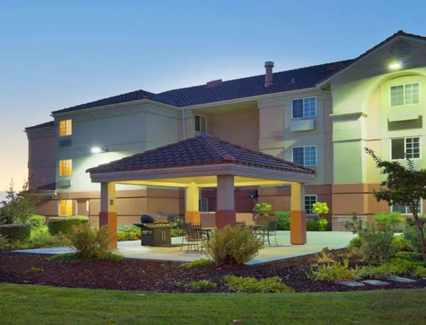 Sonesta Simply Suites Silicon Valley Santa Clara hotel detail image 1