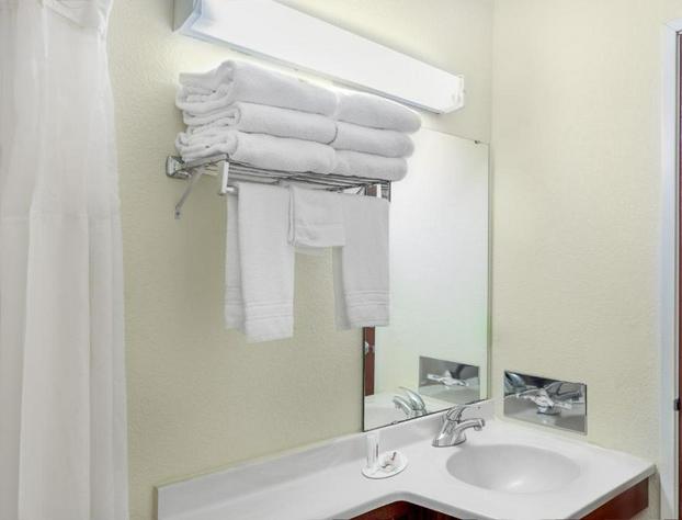 Microtel Inn & Suites By Wyndham Green Bay hotel detail image 4