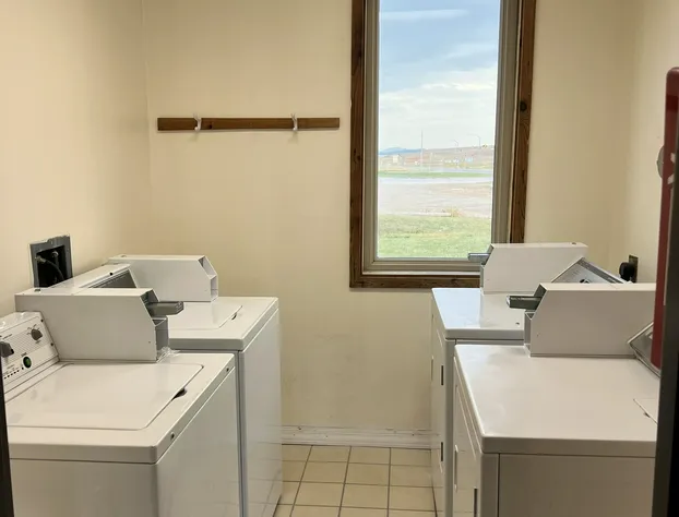 Serena Inn & Suites - Sundance hotel detail image 3