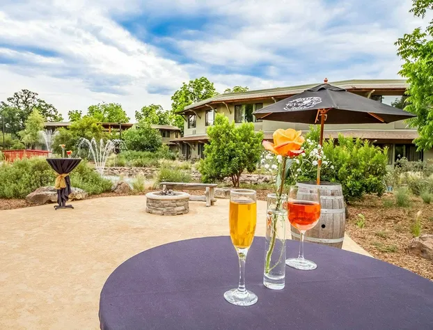 Gaia Hotel & Spa Redding, an Ascend Collection Hotel hotel detail image 1