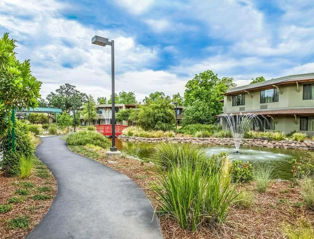 Gaia Hotel & Spa Redding, an Ascend Collection Hotel hotel detail image 3