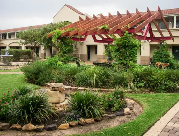 Vineyard Court Designer Suites Hotel hotel detail image 1