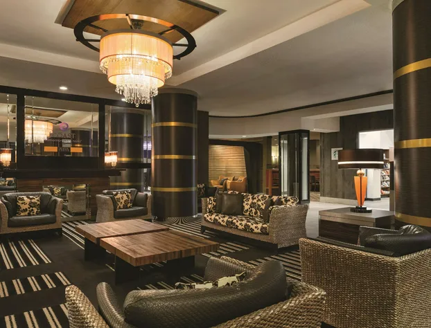 Coast Edmonton Plaza Hotel by APA hotel detail image 4