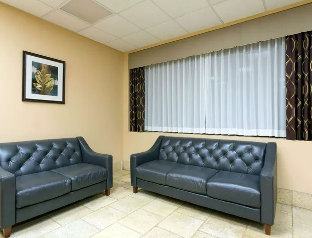 Ramada by Wyndham Lake Placid hotel detail image 2