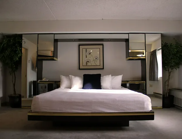 Ramada Plaza by Wyndham Hagerstown hotel detail image 3