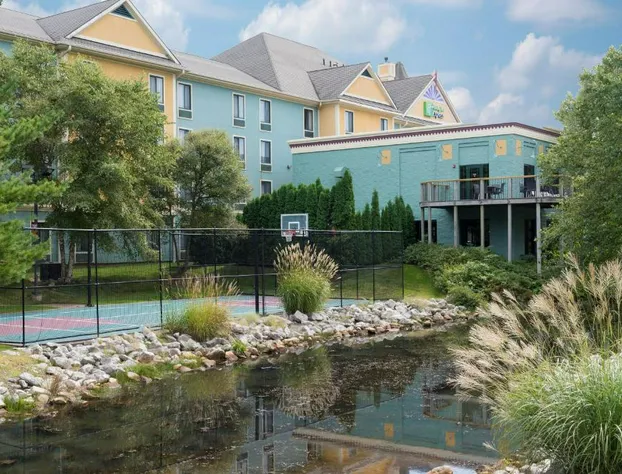 Holiday Inn Express Holland by IHG hotel detail image 2