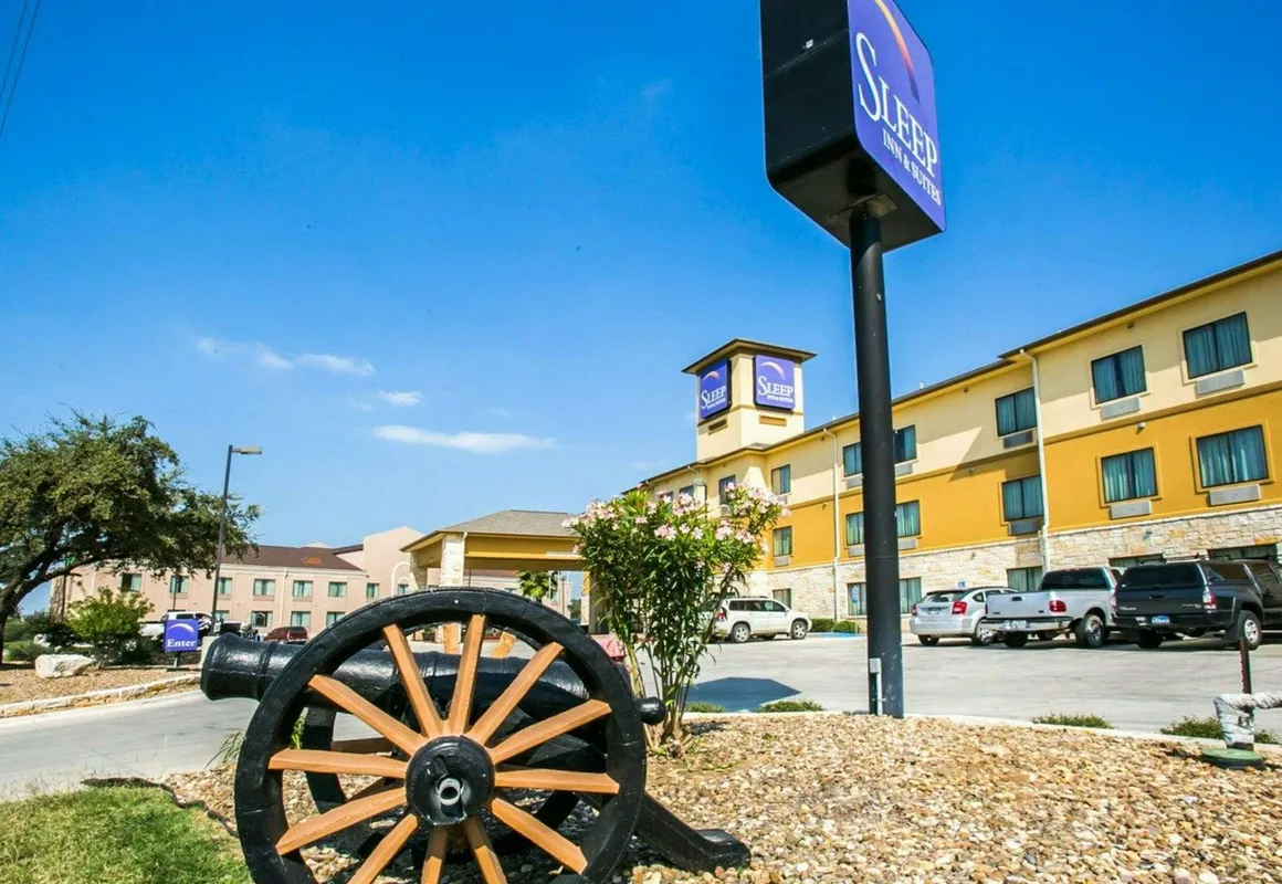 Sleep Inn & Suites Gonzales near Palmetto State Park hotel hero