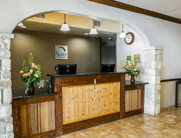 Sleep Inn & Suites near Palmetto State Park hotel detail image 3