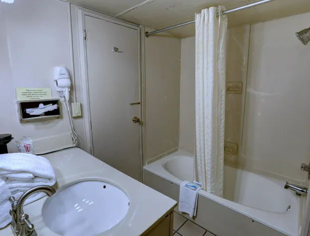 The Hotel Chalet at The Choo Choo hotel detail image 4