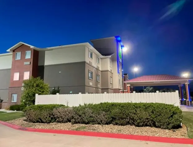 Holiday Inn Express Wichita North - Park City by IHG hotel detail image 3