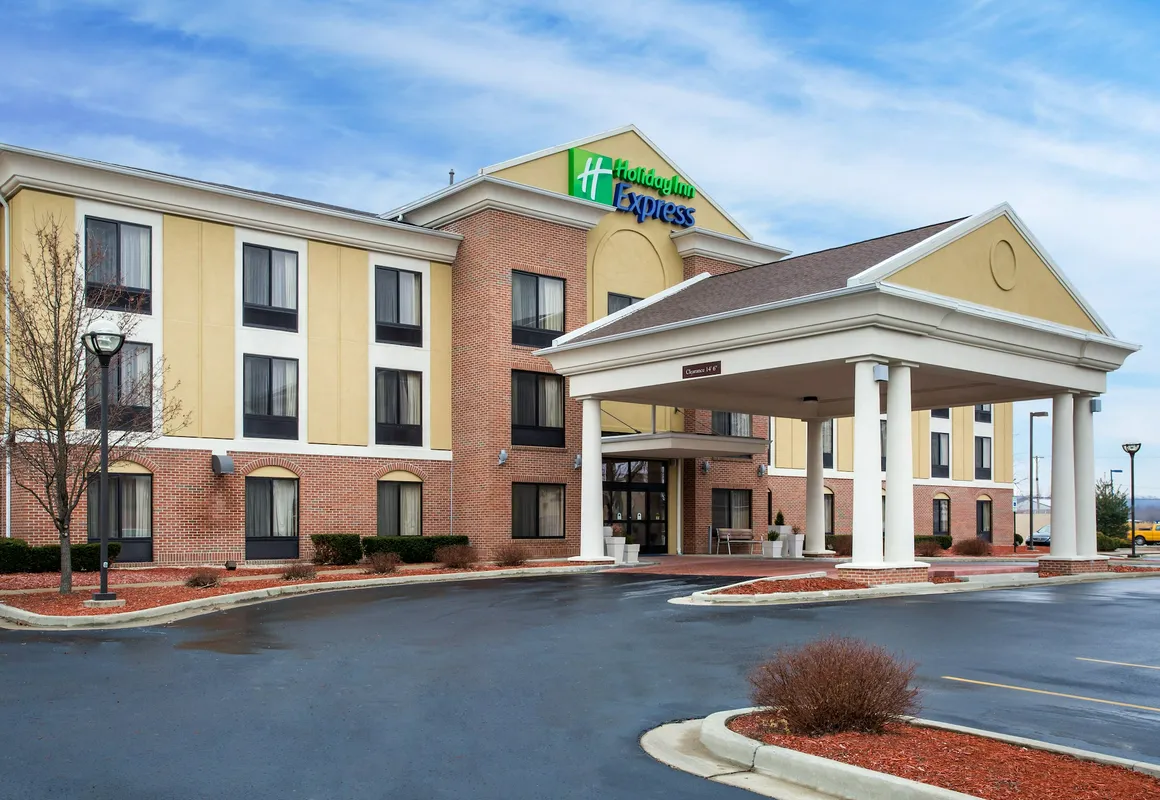 Holiday Inn Express & Suites Martinsville by IHG hotel hero