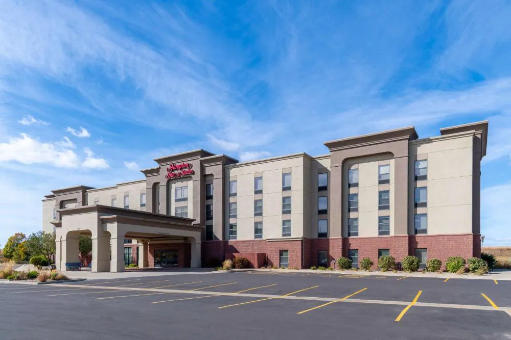 Hampton Inn & Suites Brookings hotel hero