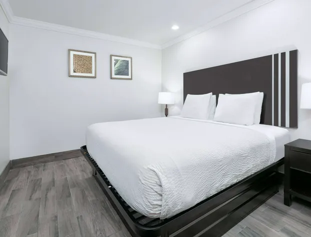 Ramada by Wyndham Diamondhead I-10/Gulfport hotel detail image 4